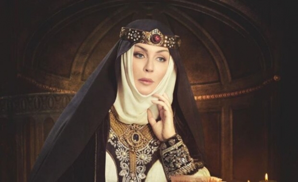 Ирина Билык странно отреагировала на высокую награду от Зеленского и притворилась княгиней Ольгой Ирина Билык странно отреагировала на высокую награду от Зеленского и притворилась княгиней Ольгой
