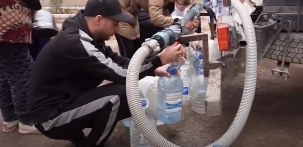 Россия обеспечила Крым "долгожданной" водой неприятного цвета: посуду не помоешь Россия обеспечила Крым "долгожданной" водой неприятного цвета: посуду не помоешь