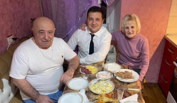 Главные новости за 16 февраля: СБУ объявила подозрение Шарию, а дом родителей Зеленского заминировали