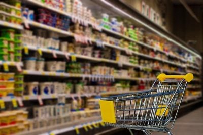 Из-за отключений света часть продуктов из супермаркетов опасна: что нельзя покупать
Из-за отключений света часть продуктов из супермаркетов опасна: что нельзя покупать