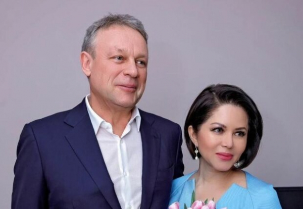 Сергей Жигунов сбежал от жены и любовницы к Анастасии Заворотнюк: "Два года привыкали..." Сергей Жигунов сбежал от жены и любовницы к Анастасии Заворотнюк: "Два года привыкали..."
