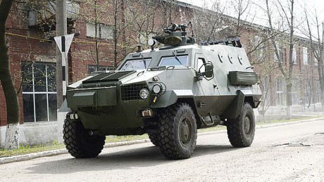 На вооружение ВСУ приняли тактическую боевую колесную машину "Дозор-Б"