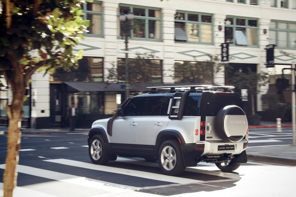 Новый Land Rover Defender прибыл в Украину
Новый Land Rover Defender прибыл в Украину