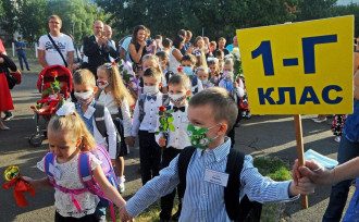 В Харькове отказались объявлять досрочные каникулы и потроллили Шкарлета
В Харькове отказались объявлять досрочные каникулы и потроллили Шкарлета