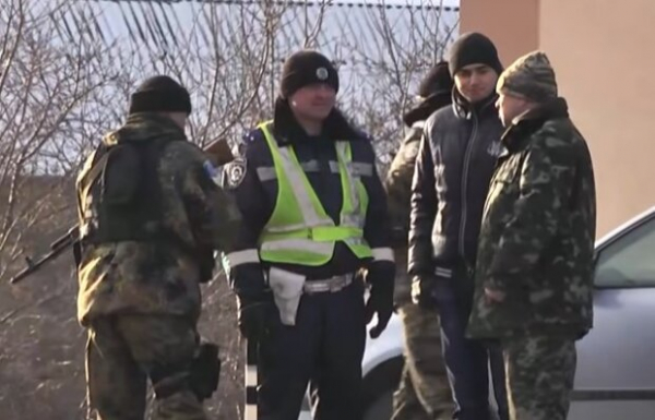 Раздача повесток на улице: украинцам объяснили все правила