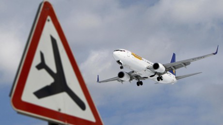Украина с 29 мая закрывает небо для белорусских самолетов