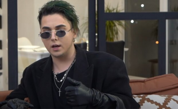 Melovin покорит "Танцы со звездами" после каминг-аута: "Батя врывается на паркет" Melovin покорит "Танцы со звездами" после каминг-аута: "Батя врывается на паркет"