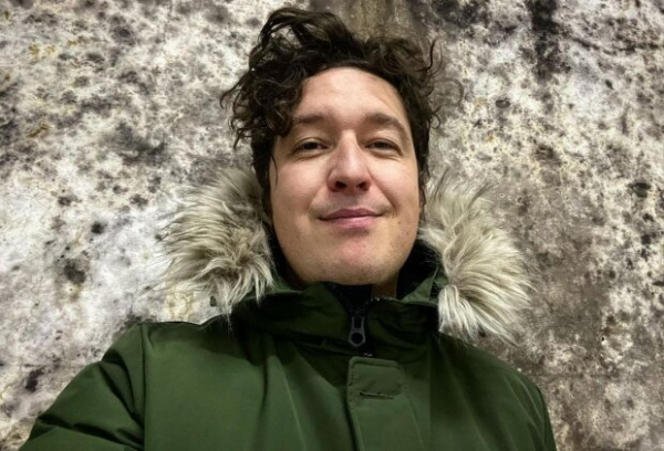 Pianoбой показал настоящую романтику в прифронтовой зоне: "От красивой дамы в форме..." Pianoбой показал настоящую романтику в прифронтовой зоне: "От красивой дамы в форме..."