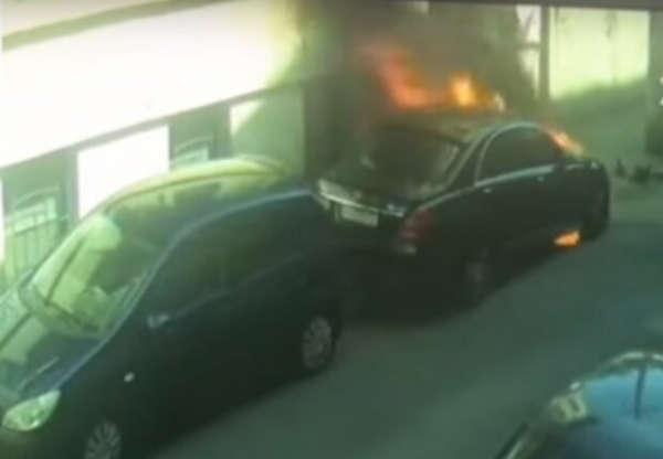 В центре Одессы стрельба - неизвестные подожгли автомобиль адвоката по делу Гандзюк В центре Одессы стрельба - неизвестные подожгли автомобиль адвоката по делу Гандзюк