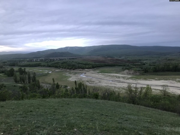 В Крыму аномальная засуха уничтожила крупное водохранилище
В Крыму аномальная засуха уничтожила крупное водохранилище