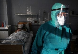 Накроет, как шторм: врач спрогнозировал новую вспышку COVID-19 после нового года
Накроет, как шторм: врач спрогнозировал новую вспышку COVID-19 после нового года