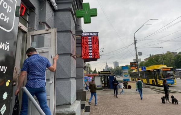Курс валют 31 августа обесчестит доллар, пока евро приходит в себя: гривне плохо