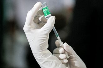 Эксперты объяснили, почему снижается эффективность COVID-вакцин
Эксперты объяснили, почему снижается эффективность COVID-вакцин