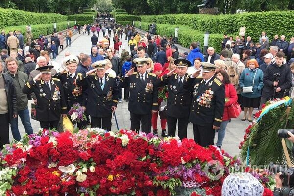 День победы над нацизмом во Второй мировой 2020: как отмечает Украина во время карантина
День победы над нацизмом во Второй мировой 2020: как отмечает Украина во время карантина
