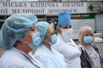 Ляшко рассказал, будут ли отстранять от работы невакцинированных медиков
Ляшко рассказал, будут ли отстранять от работы невакцинированных медиков