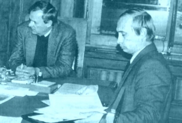 Свидетели рассказали об обидном прозвище Путина в 90-х и его цели при власти - "Бабки делать надо" Свидетели рассказали об обидном прозвище Путина в 90-х и его цели при власти - "Бабки делать надо"