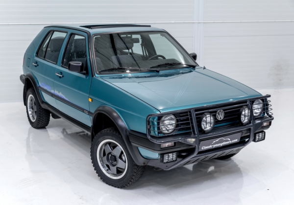 Новый VW Golf превратили во внедорожник. Фото
Новый VW Golf превратили во внедорожник. Фото