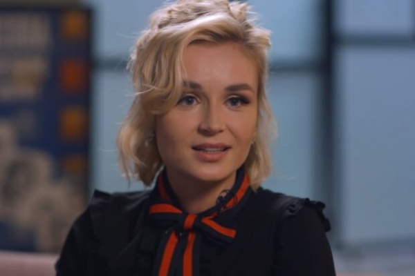 Полина Гагарина после развода запрыгнула с подружками в кусты: пошуршали по-взрослому