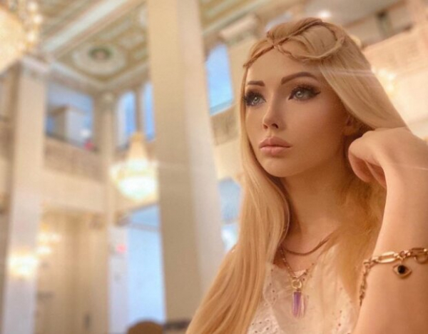 Одесская Барби Лукьянова научила, как не стареть - попой вверх, грудью вниз: "Тело - инструмент для добычи" Одесская Барби Лукьянова научила, как не стареть - попой вверх, грудью вниз: "Тело - инструмент для добычи"
