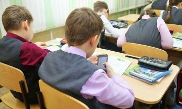 Современным школьникам грозит образовательная катастрофа: даже ручку в руках не удержат Современным школьникам грозит образовательная катастрофа: даже ручку в руках не удержат