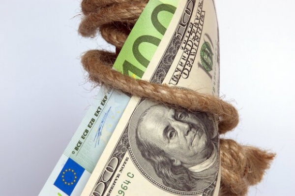 Курс валют на 21 мая опустит головы обездоленных украинцев Курс валют на 21 мая опустит головы обездоленных украинцев