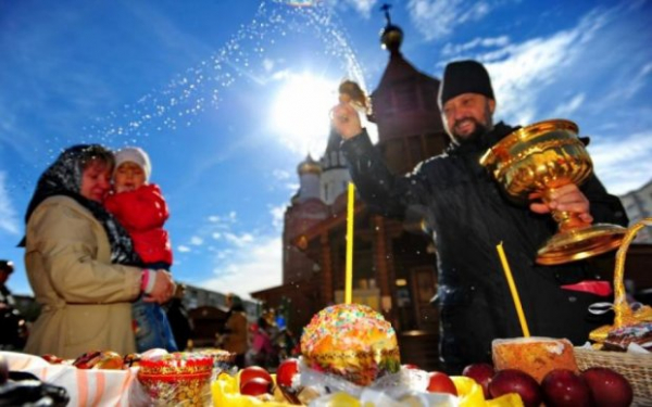 Великая среда после Пасхи-2023: женский день 19 апреля, в который водят хороводы и устраивают танцы, запреты тоже есть