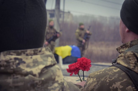 Умер 20-летний военный, раненный снайпером на востоке Украины Умер 20-летний военный, раненный снайпером на востоке Украины