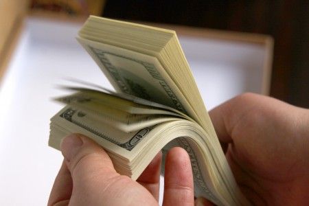Украинские заробитчане вылетели чартером на сбор урожая в Финляндию
Украинские заробитчане вылетели чартером на сбор урожая в Финляндию