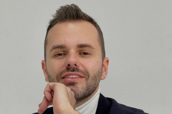 Юрист на миллиард из "Холостячки" открыл гарем после Мишиной: "Мамкин психолог" Юрист на миллиард из "Холостячки" открыл гарем после Мишиной: "Мамкин психолог"