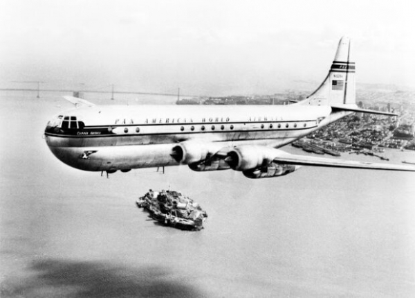 Раньше умели летать с шиком: роскошный Boeing, на который вам уже не купить билет