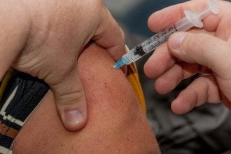 Инфекционист рассказала, почему украинцы боятся прививки от коронавируса
