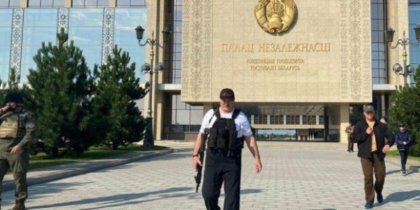 Бацька доигрался? Лукашенко грозит международный суд за нарушение Конституции Бацька доигрался? Лукашенко грозит международный суд за нарушение Конституции
