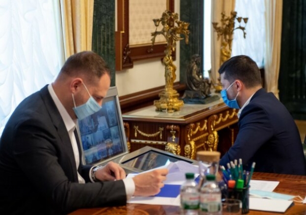 Старт пассажирских перевозок, вирусная опасность "Эпицентра", массовая проверка украинцев и "супер-дупер" ракета Трампа - главное за ночь Старт пассажирских перевозок, вирусная опасность "Эпицентра", массовая проверка украинцев и "супер-дупер" ракета Трампа - главное за ночь