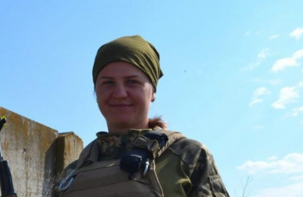 Могла отказаться от службы, но пошла защищать Родину: молодая мама поразила бесстрашием Могла отказаться от службы, но пошла защищать Родину: молодая мама поразила бесстрашием