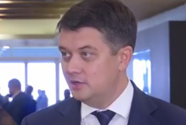 СМИ: Разумков лишился кресла спикера из-за взятки в несколько миллионов от Вавриша и Богдана