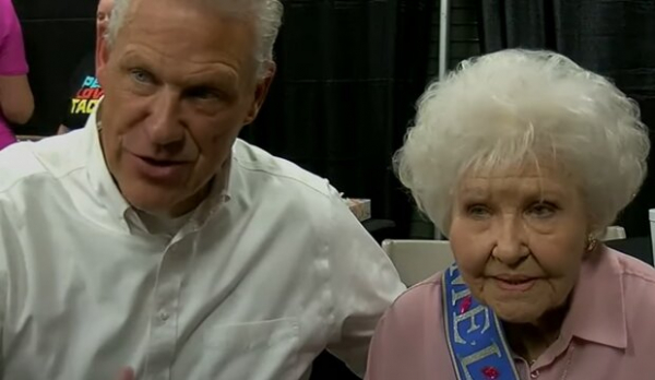 Женщина ушла на пенсию только в 90 лет - кем она работала целых 74 года