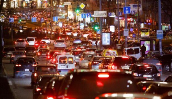 Украинских водителей готовят к новым штрафам: теперь полиция займется колесами Украинских водителей готовят к новым штрафам: теперь полиция займется колесами