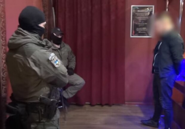 У Зеленского обязали коллекторов к вежливости: никаких угроз, шантажа и четкие правила У Зеленского обязали коллекторов к вежливости: никаких угроз, шантажа и четкие правила
