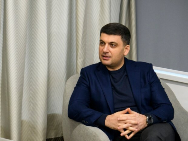 Владимир Гройсман не промолчал из-за "од коммунистической партии Китая": "Требую от каждого политика"