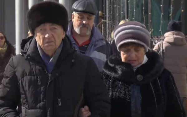 Не хватит даже на килограмм конфет: пенсионеров возмутили новыми "мартовскими" надбавками Не хватит даже на килограмм конфет: пенсионеров возмутили новыми "мартовскими" надбавками