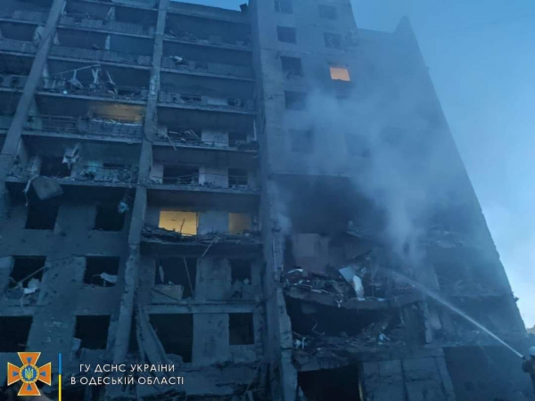 Ракетный удар по жилой 9-этажке в Одесской области: 14 человек погибли, еще 30 - пострадали
