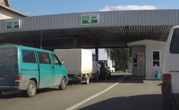 Мужчина "сделал" себе троих детей, чтобы убежать от войны: ждали папашу во Франции Мужчина "сделал" себе троих детей, чтобы убежать от войны: ждали папашу во Франции