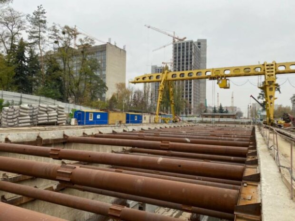 Жители "Виноградаря" не дождутся метро из-за Фукса, Хомутынника и Астинона: СМИ раскрыли схему Жители "Виноградаря" не дождутся метро из-за Фукса, Хомутынника и Астинона: СМИ раскрыли схему