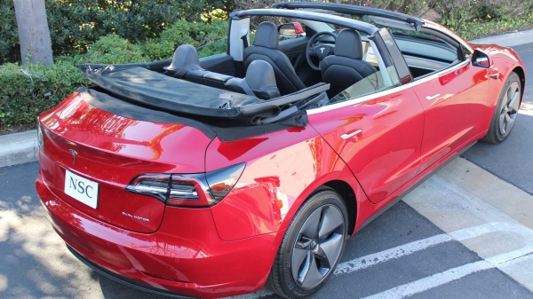 Электромобилю Tesla Model 3 отрезали крышу за $40 000
Электромобилю Tesla Model 3 отрезали крышу за $40 000