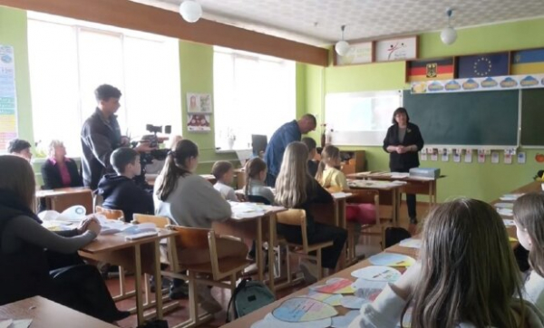 Ершики для унитаза за 4 тыс грн и розы на 1,2 млн грн: в Кривом Роге решили потратить миллион на школу