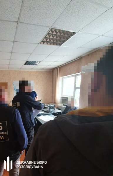 Жестоко избили и обокрали: в Николаеве сообщили о подозрении троим копам-садистам
                                                                                