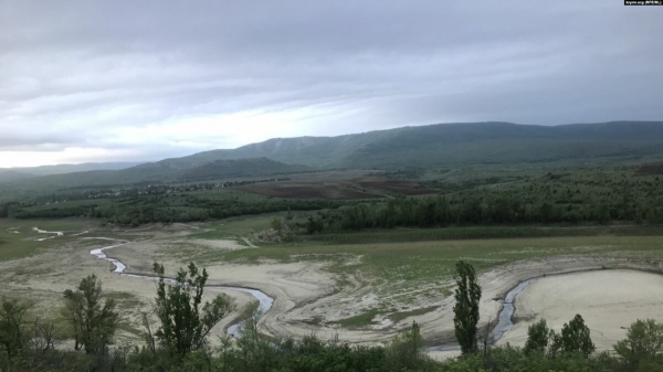В Крыму аномальная засуха уничтожила крупное водохранилище
В Крыму аномальная засуха уничтожила крупное водохранилище