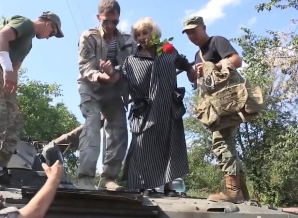 "Будто у гробов танцуем", - именинница Ада Роговцева рассказала о двух украинских реальностях "Будто у гробов танцуем", - именинница Ада Роговцева рассказала о двух украинских реальностях