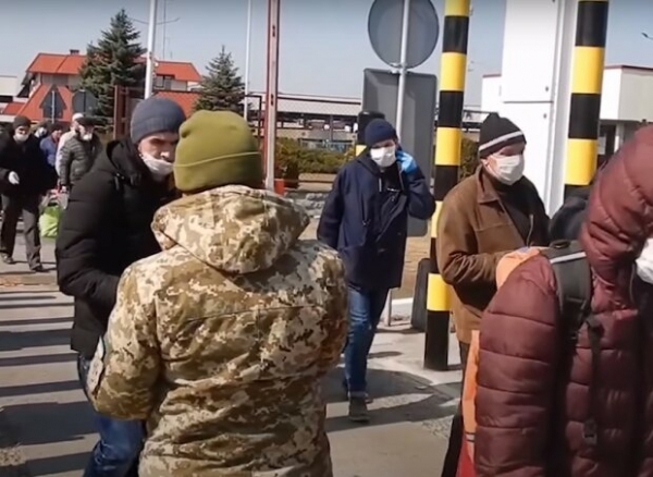 Украинским заробитчанам разрешили не платить посредникам, чтобы выехать в Польшу - детали нового закона Украинским заробитчанам разрешили не платить посредникам, чтобы выехать в Польшу - детали нового закона
