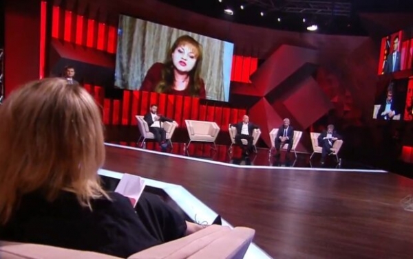 "Нам нечего кушать а вы все время чтото принимаете!" - активистка ФОП яростно обратилась к депутатам "Нам нечего кушать а вы все время чтото принимаете!" - активистка ФОП яростно обратилась к депутатам